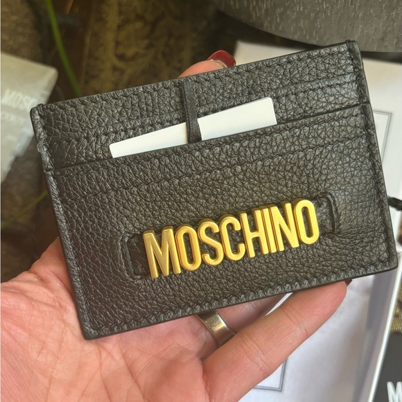 Authentic MOSCHINO Leather gold Logo card case - Picture 3 of 10